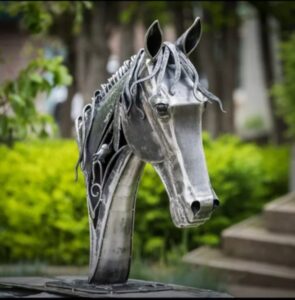 Horse sculpture made of new and recycled steel